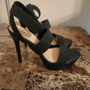 *NWT* INC International Concepts BLK Stiletto Heels w/ Elastic Ankle Strap. Sz 6